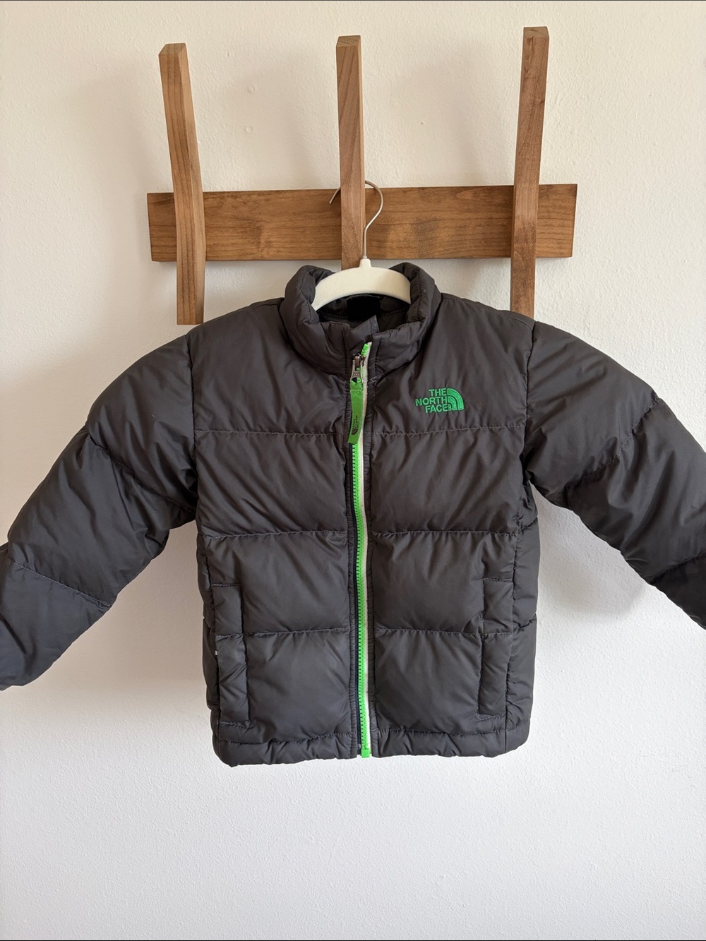 The North Face Kids Puffer Jacket, black, size 4T